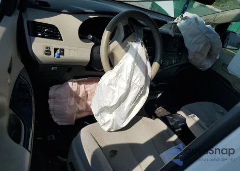 2014 Toyota Sienna Le из США, поврежденный, VIN 5TDKK3DC2ES457566